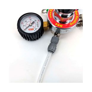 MK4 CO2 regulatorsett. Med kobling og slange montert på