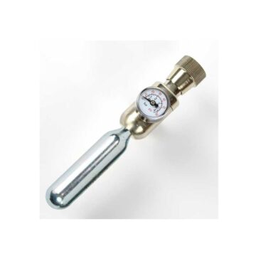 Mini regulator 16g CO2 patron lar deg ta med deg et fat øl ut på tur uten å måtte dra på store CO2 flasker!